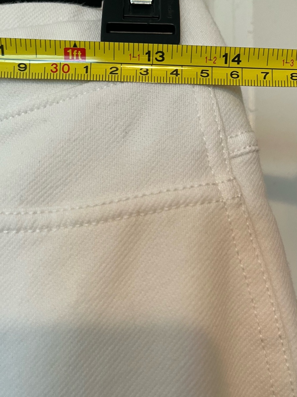 Women's White Pull-On Slim Jeans - Picture 5 of 7